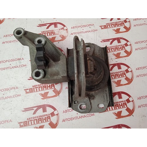 Подушка двигателя правая Opel Vivaro 2007-2014 93853290 